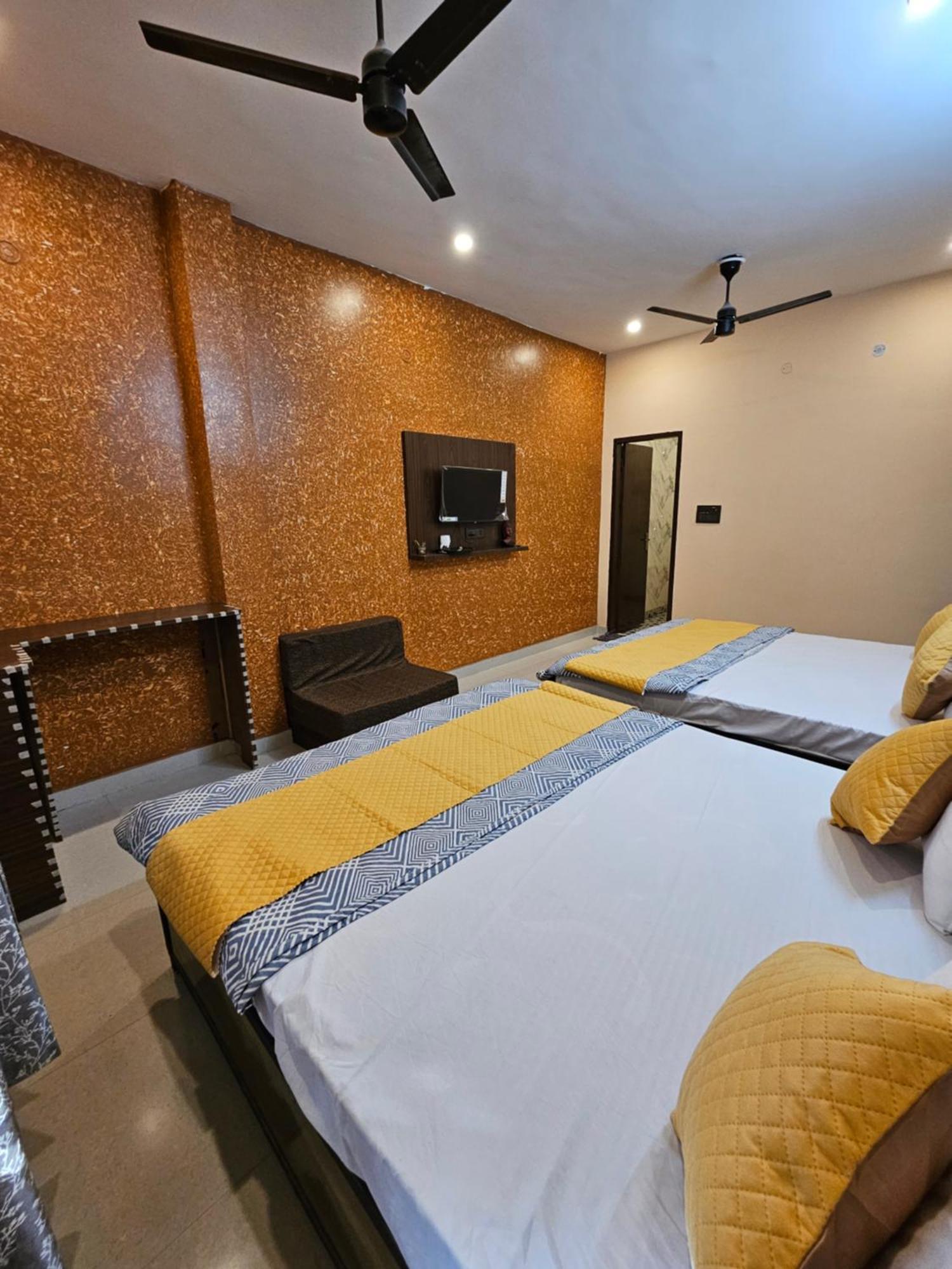 Guest house Krishna's Land